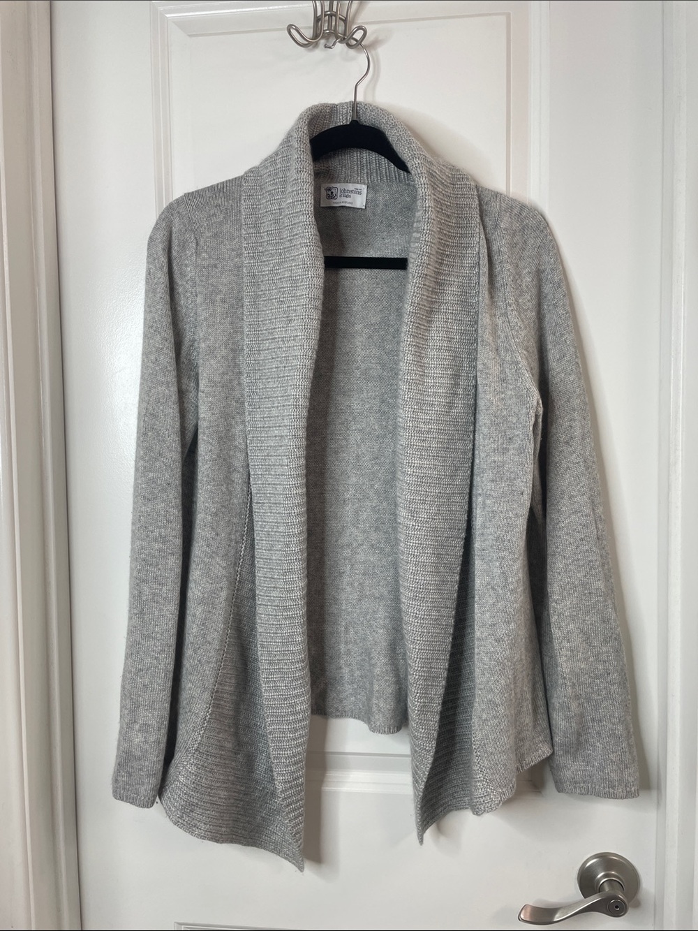 Johnstons of Elgin Light Gray Open-Front Shawl Collar Cardigan